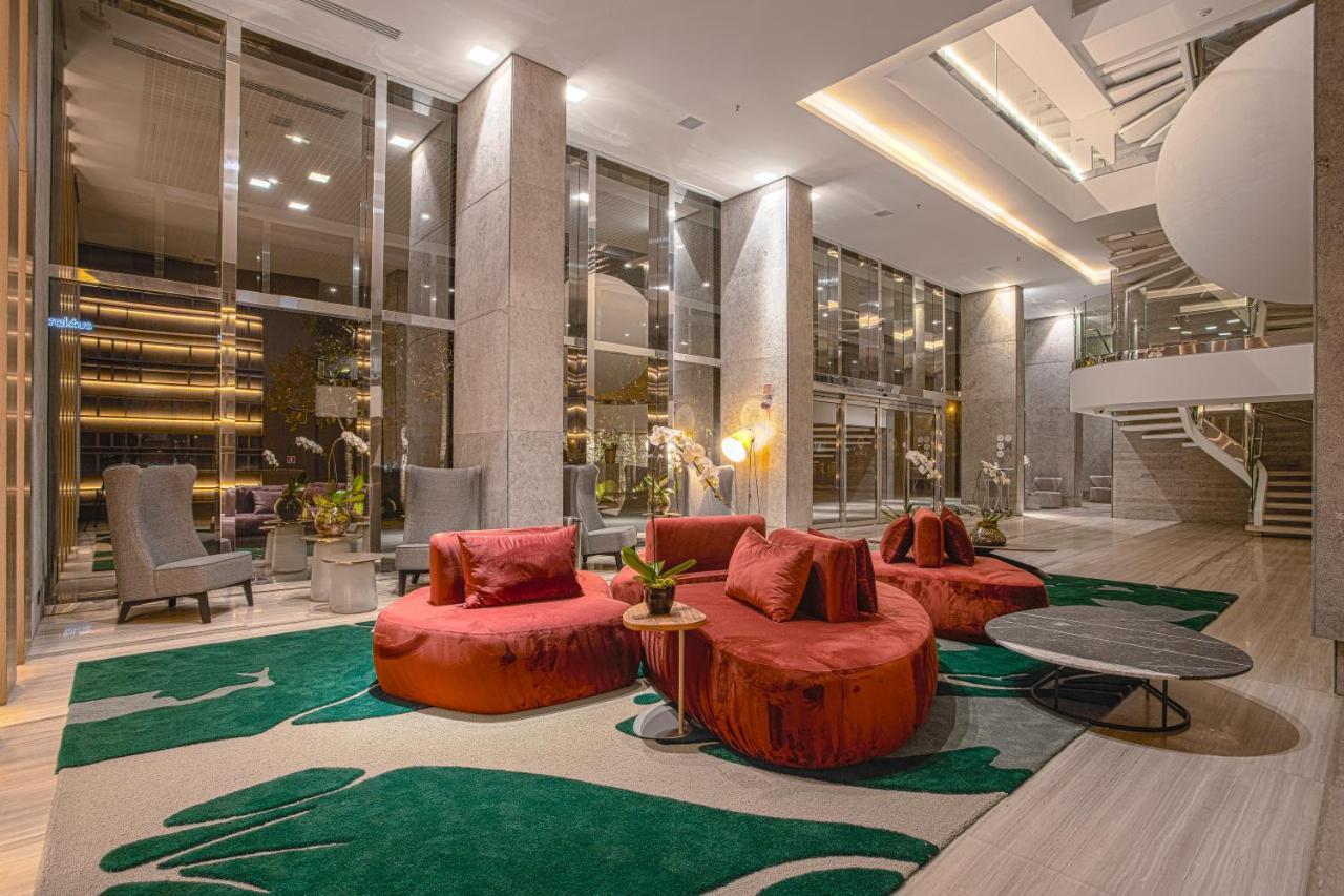 Suryaa Hotel Pinhais, Curio Collection By Hilton Buitenkant foto