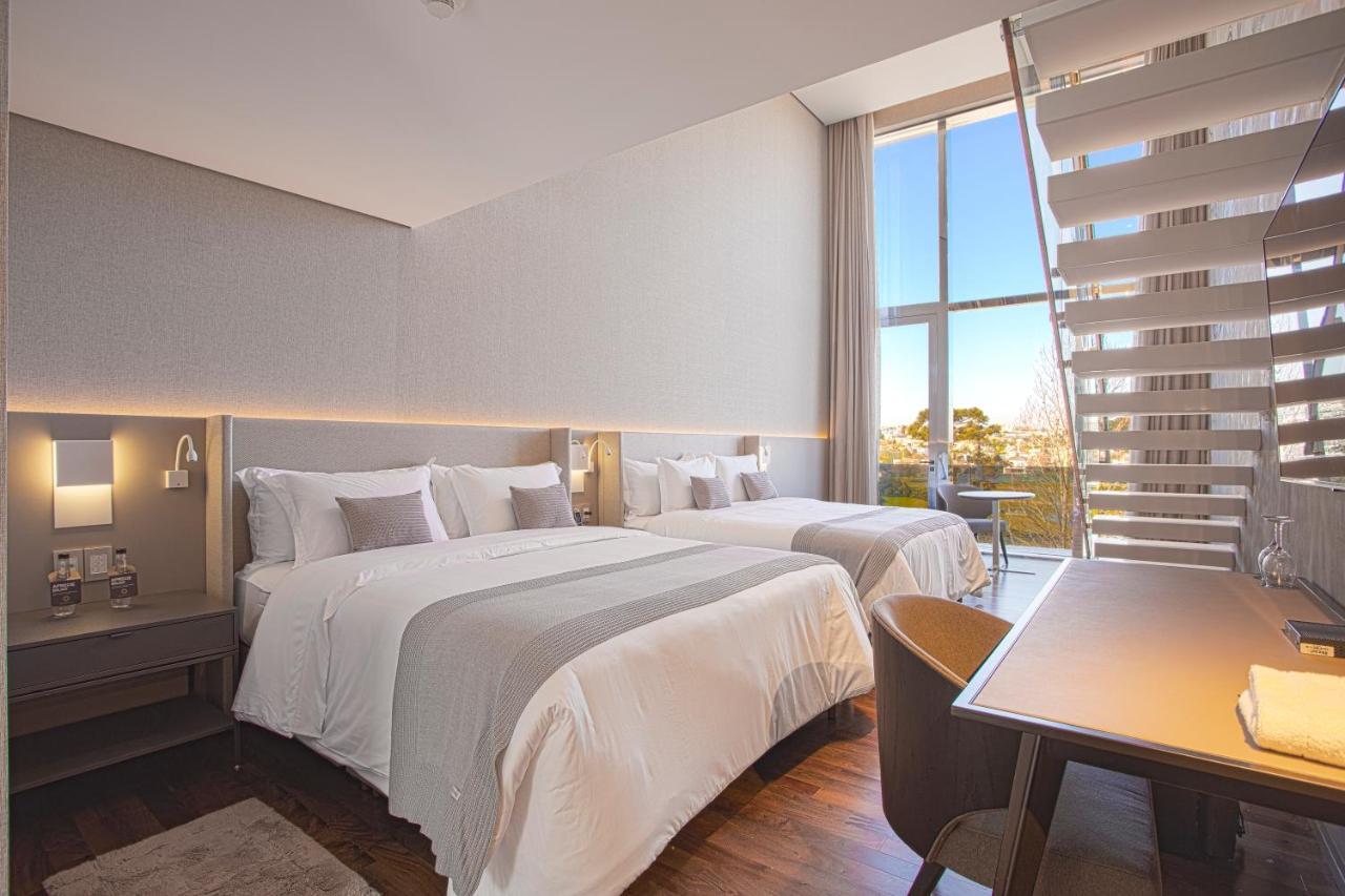 Suryaa Hotel Pinhais, Curio Collection By Hilton Buitenkant foto