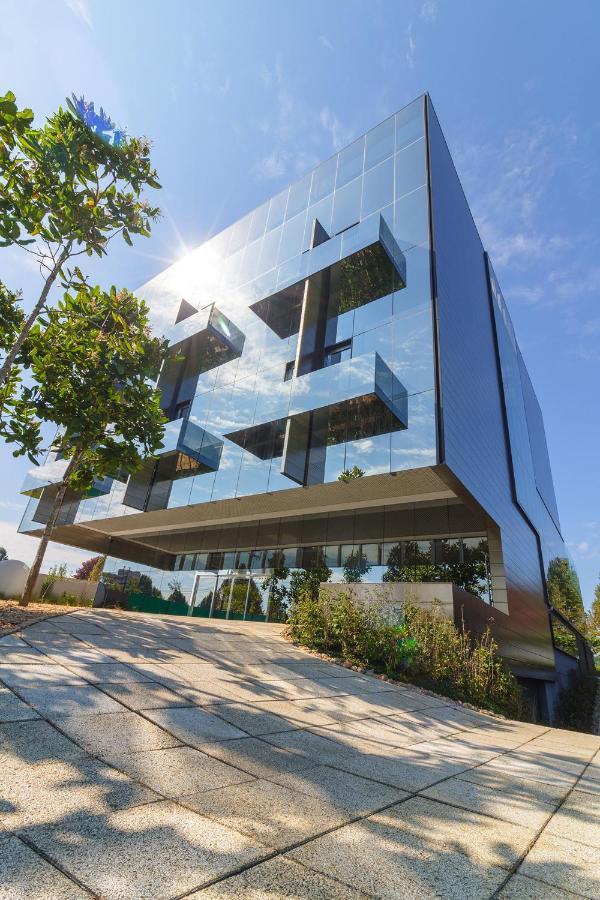 Suryaa Hotel Pinhais, Curio Collection By Hilton Buitenkant foto