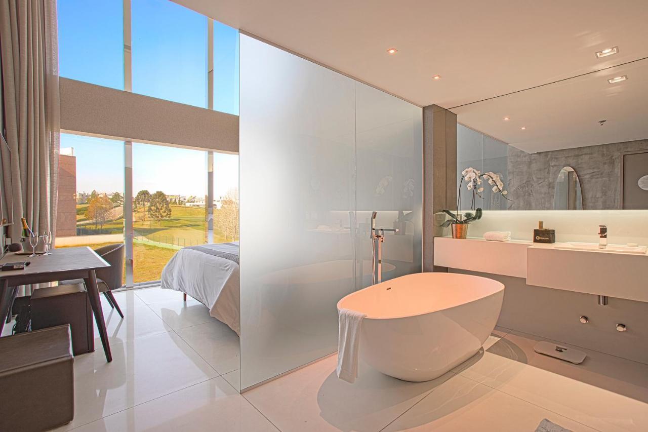 Suryaa Hotel Pinhais, Curio Collection By Hilton Buitenkant foto