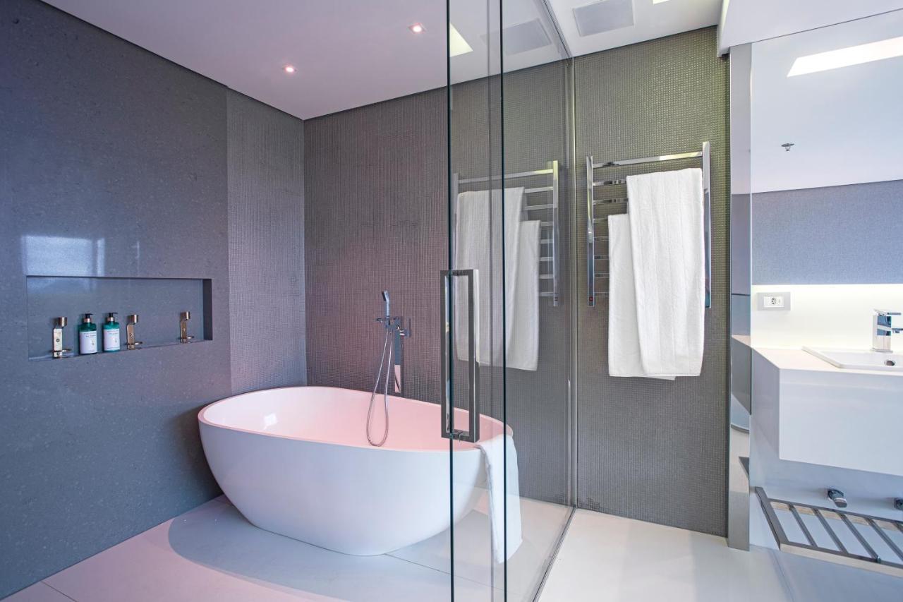 Suryaa Hotel Pinhais, Curio Collection By Hilton Buitenkant foto
