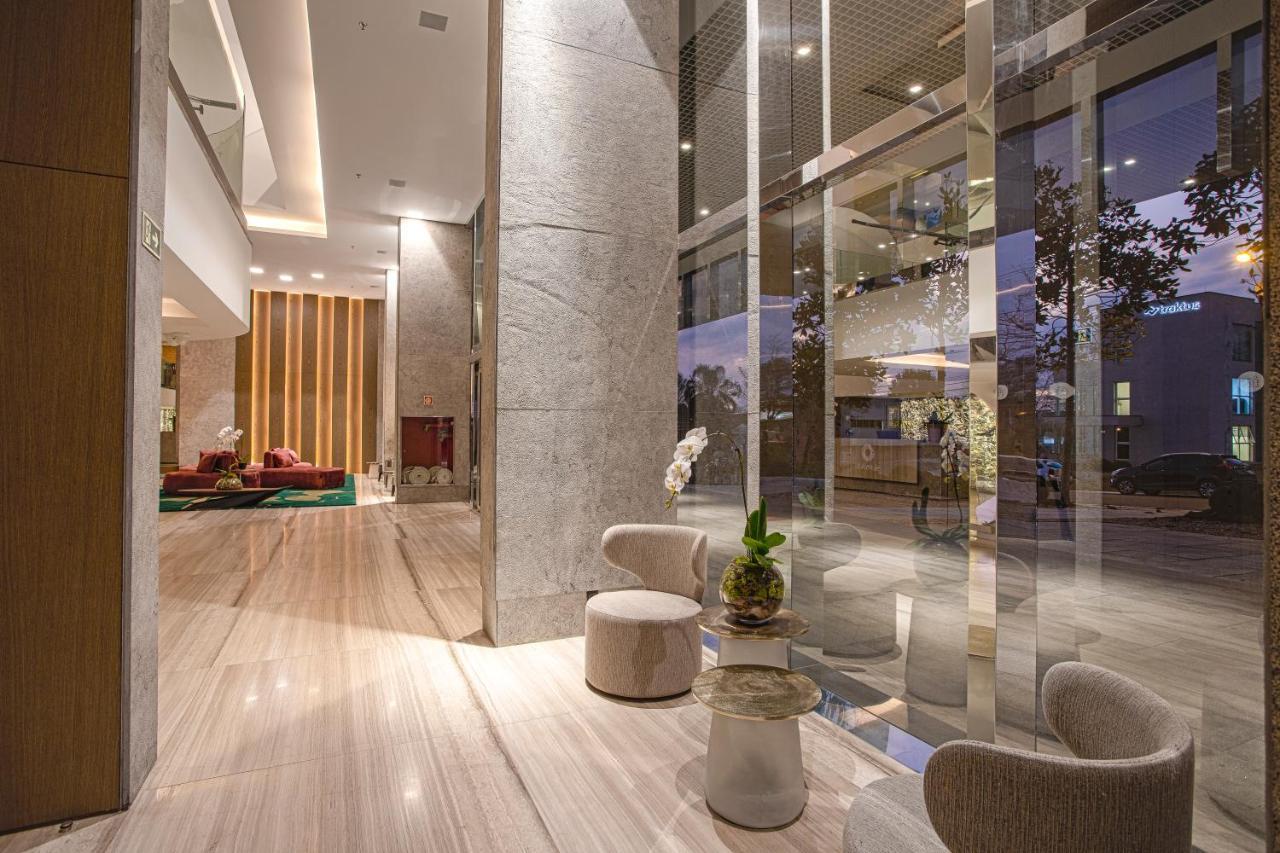 Suryaa Hotel Pinhais, Curio Collection By Hilton Buitenkant foto