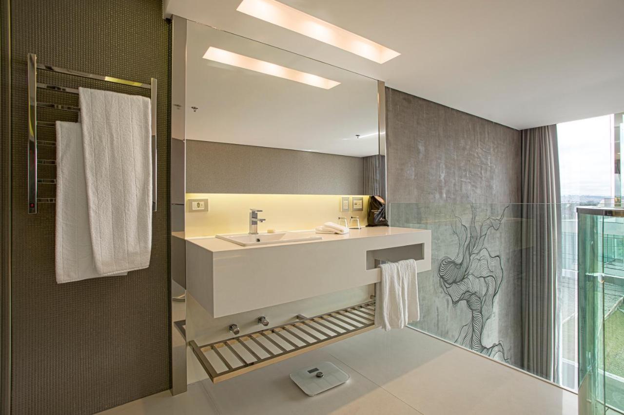 Suryaa Hotel Pinhais, Curio Collection By Hilton Buitenkant foto