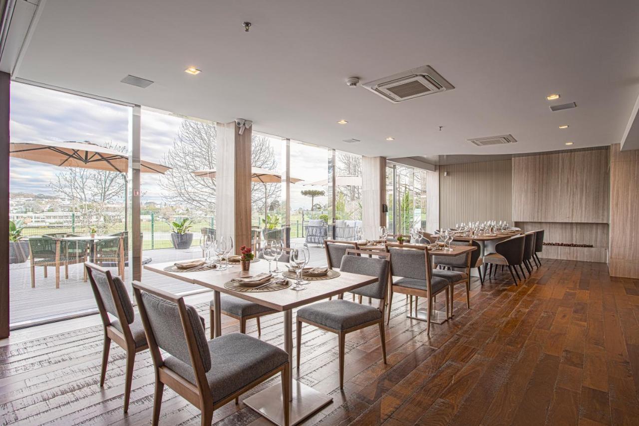 Suryaa Hotel Pinhais, Curio Collection By Hilton Buitenkant foto