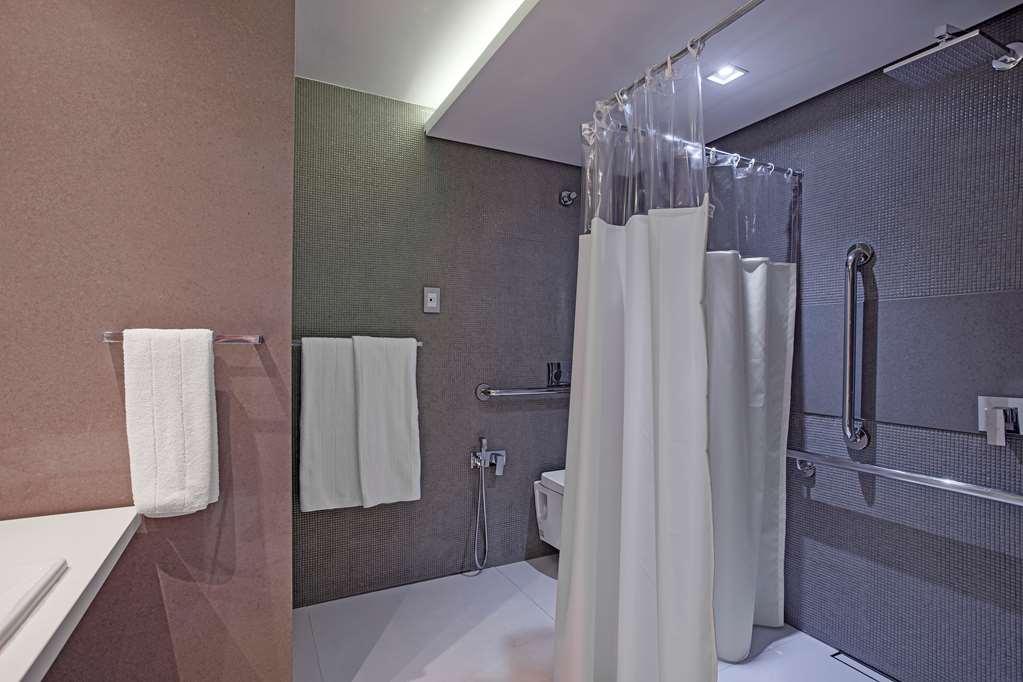 Suryaa Hotel Pinhais, Curio Collection By Hilton Buitenkant foto