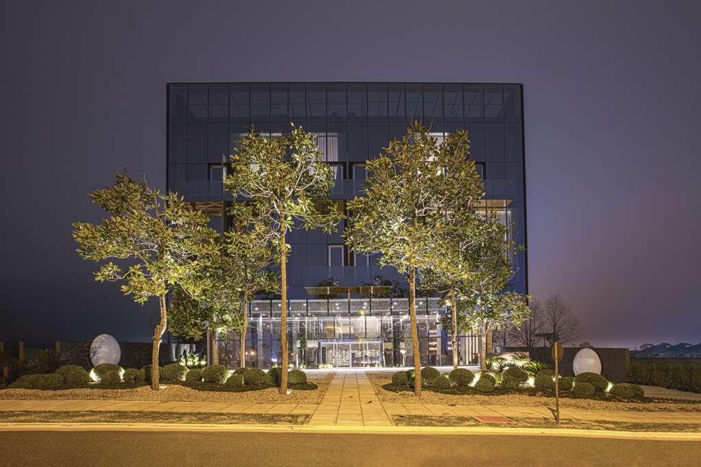 Suryaa Hotel Pinhais, Curio Collection By Hilton Buitenkant foto